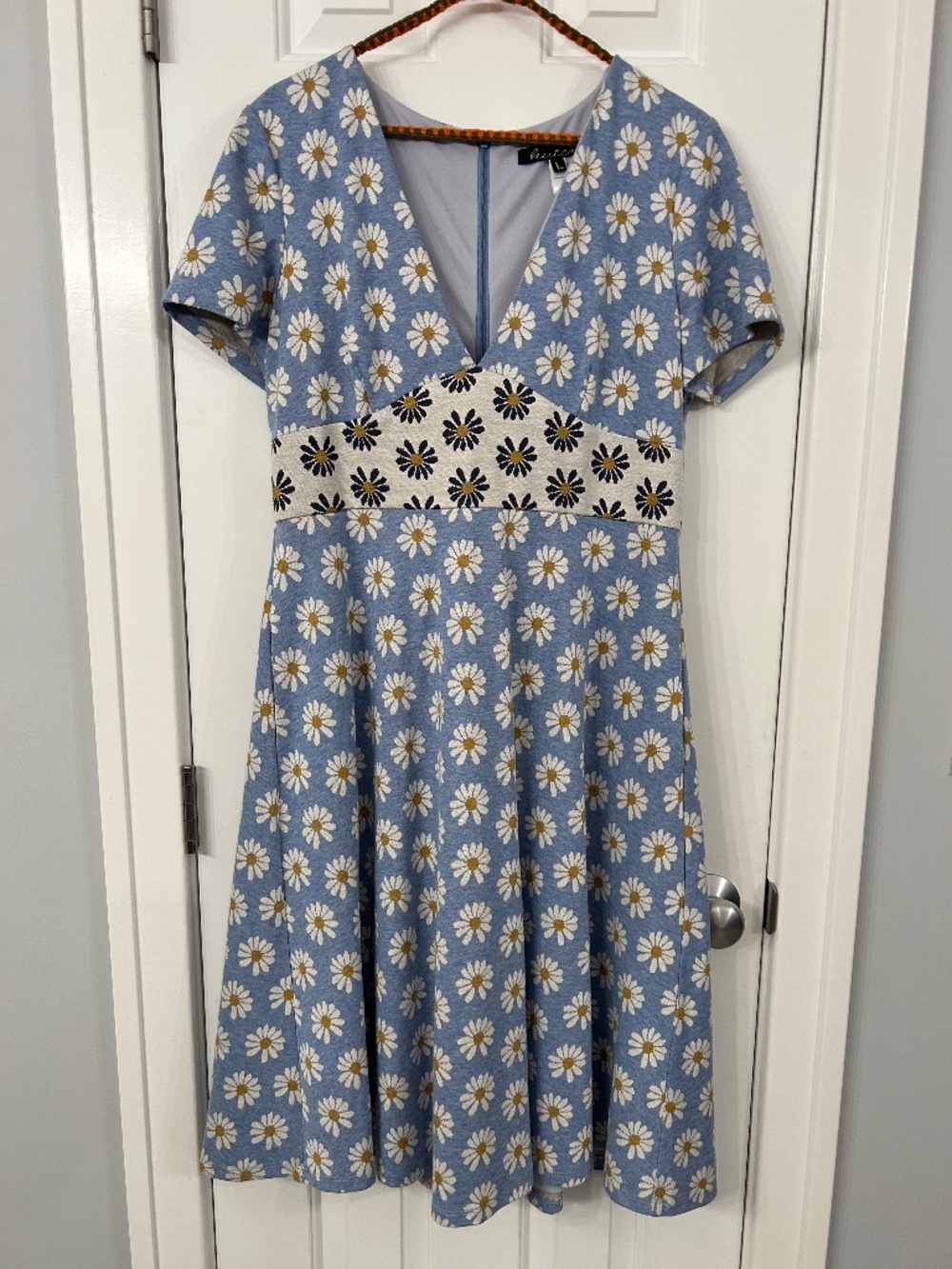 Daisy V-neck midi dress in blue, cream and yellow, large